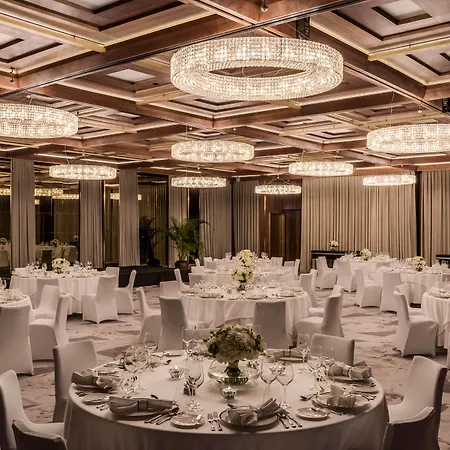 Raffles Europejski 5*
