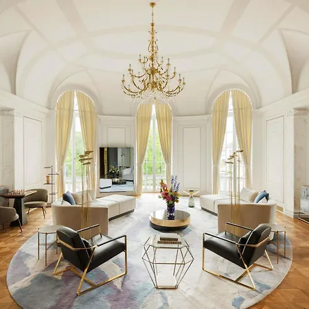 Ξενοδοχείο Raffles Europejski 5*