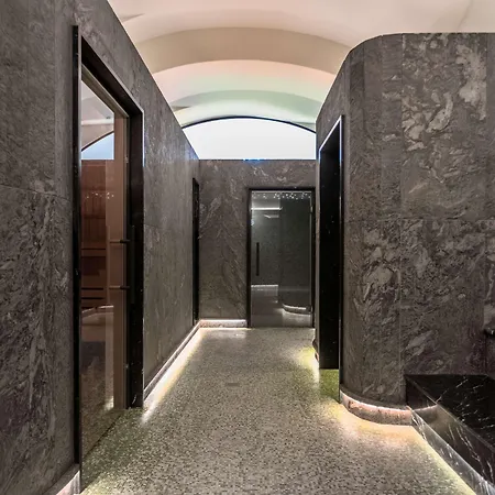 Raffles Europejski 5*