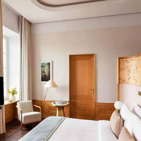 Ξενοδοχείο Raffles Europejski 5*