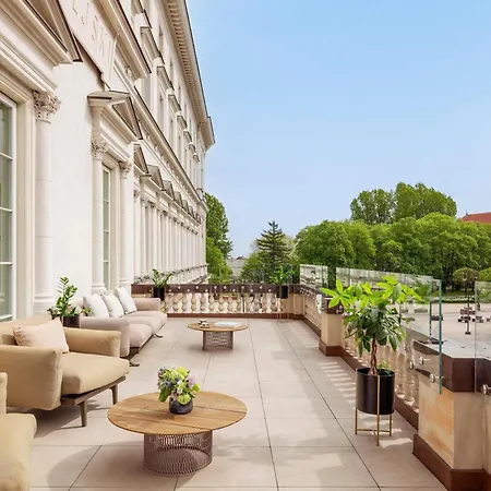 Ξενοδοχείο Raffles Europejski 5*